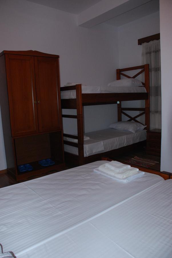 Bed & Breakfast Local Living Edi ベラト エクステリア 写真