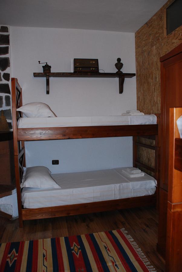 Bed & Breakfast Local Living Edi ベラト エクステリア 写真